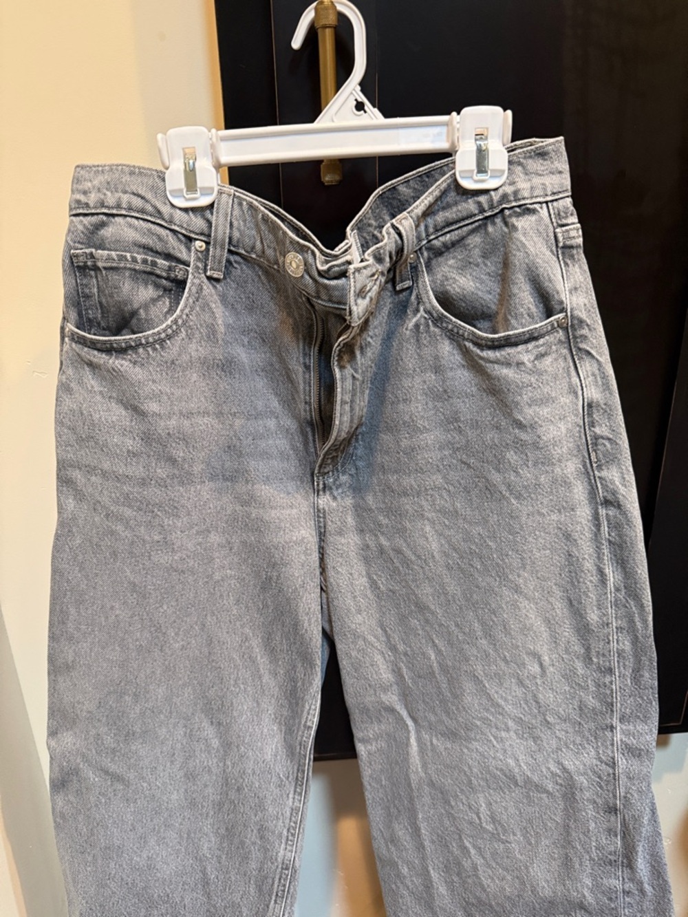 Women’s PAIGe Gray Washed Denim Jeans - Classic Casual Style
Cameron Ankle Fit